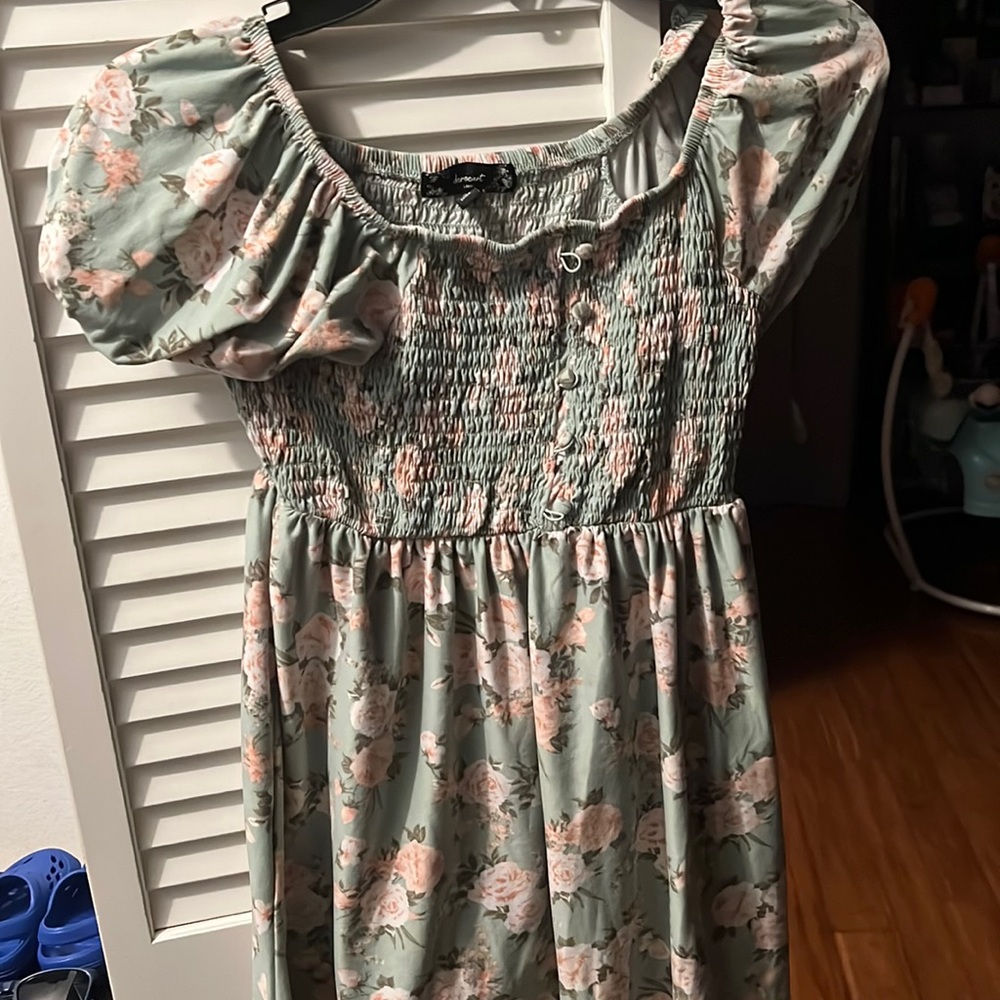 Maternity blouse medium green with mink flowers